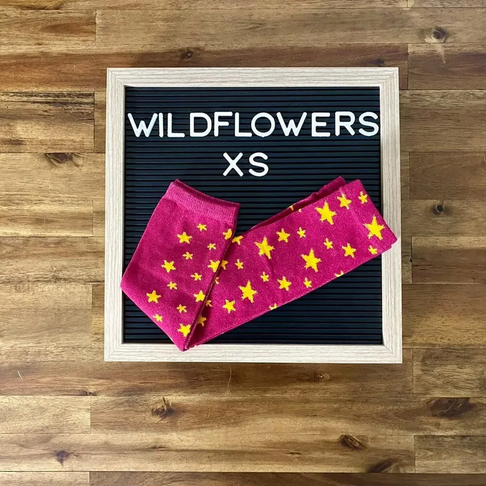 NIB Wildflowers Happy Go Lucky Star Bright Burgundy Yellow Footless Tights XS